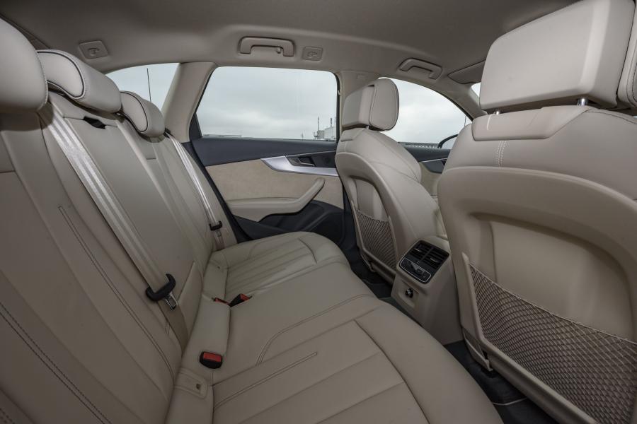 Интерьер Audi A4 Allroad 2.0 TDI Quattro (B9) 2016 года  (WW) (фото 16 из 20)